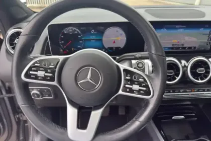 Photo 17 Mercedes GLB  200 7G-DCT