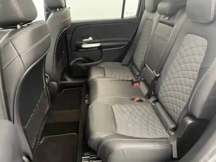 Photo 44 Mercedes GLB  200 7G-DCT