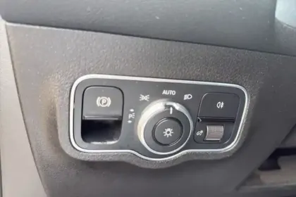 Photo 19 Mercedes GLB  200 7G-DCT