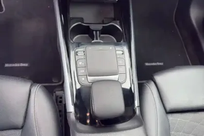Photo 23 Mercedes GLB  200 7G-DCT