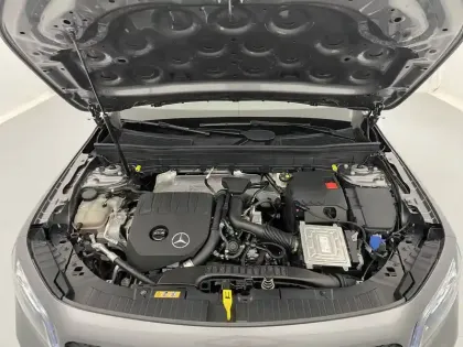 Photo 48 Mercedes GLB  200 7G-DCT