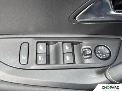 Photo 23 Peugeot 2008  Hybrid 136 e-DCS6
