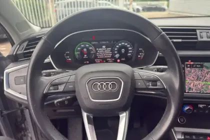 Photo 17 Audi Q3  45 TFSIe 245 ch S tronic 6