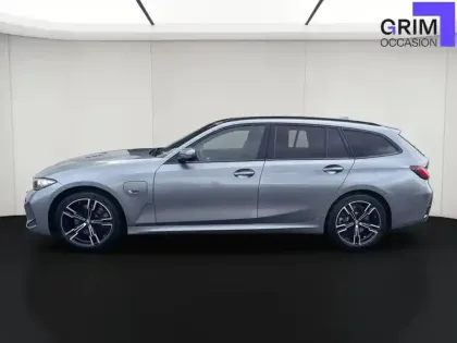 Photo 19 BMW Serie 3 Touring 330e xDrive 292 ch BVA8