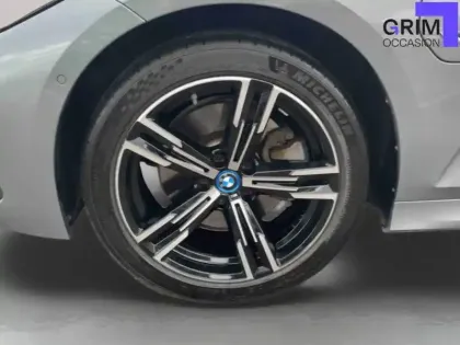 Photo 12 BMW Serie 3 Touring 330e xDrive 292 ch BVA8