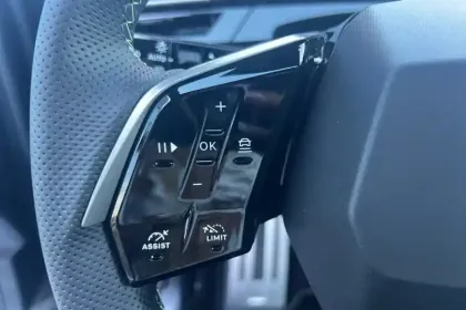 Photo 15 Peugeot 3008  Hybrid 145 e-DCS6