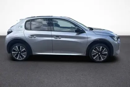 Photo 30 Peugeot 208  Electrique 50 kWh 136ch