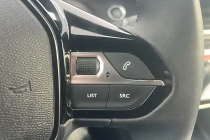 Photo 12 Peugeot 2008  Electrique 54 kWh 156 ch