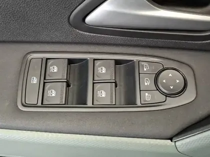 Photo 28 Dacia Duster  Hybrid 140