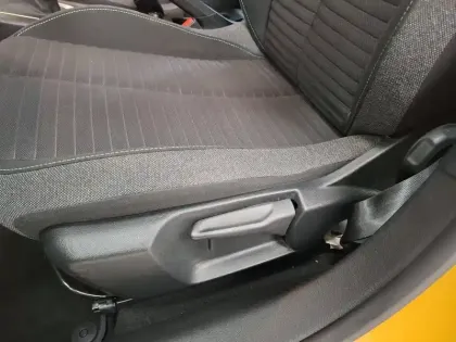 Photo 21 Peugeot 208  PureTech 100 S&S BVM6