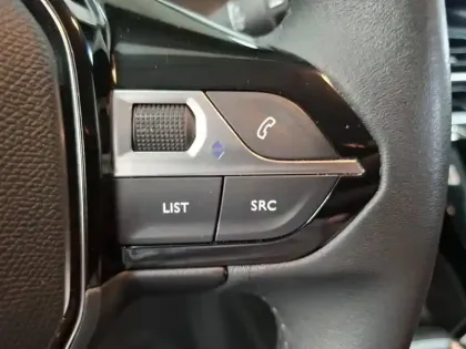 Photo 23 Peugeot 208  PureTech 100 S&S BVM6