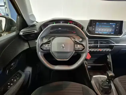 Photo 17 Peugeot 208  PureTech 100 S&S BVM6