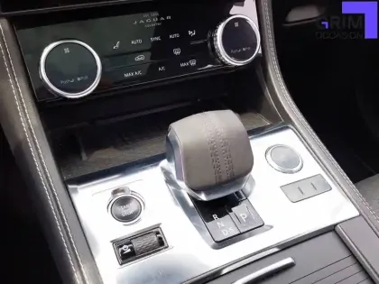 Photo 9 Jaguar F-Pace  2.0 - P400e PHEV AWD BVA8