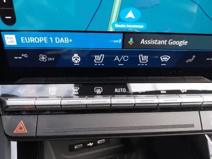 Photo 38 Renault Rafale  E-Tech full hybrid 200 ch
