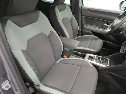 Photo 8 Dacia Duster  Hybrid 140