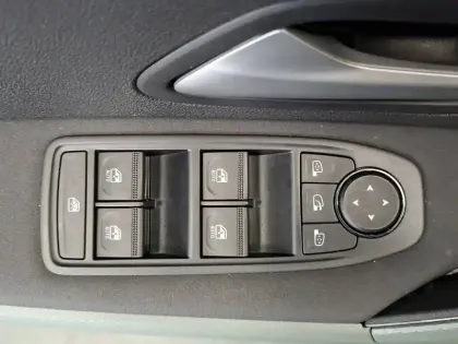 Photo 14 Dacia Duster  Hybrid 140