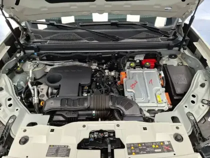 Photo 12 Dacia Duster  Hybrid 140