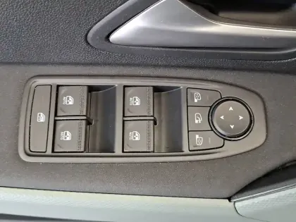 Photo 29 Dacia Duster  Hybrid 140
