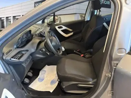 Photo 18 Peugeot 208  PureTech 68ch BVM5