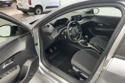 Photo 12 Peugeot 208  PureTech 75 S&S BVM5