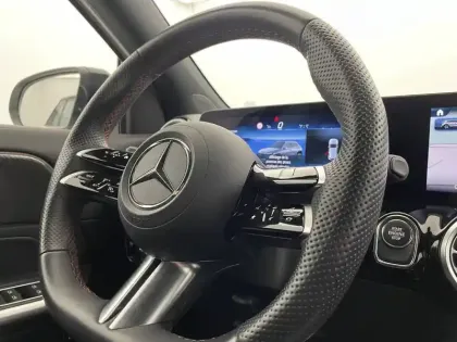 Photo 23 Mercedes GLA  250 e 8G-DCT