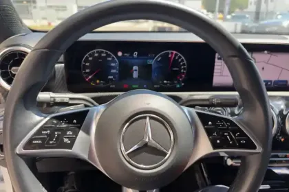 Photo 16 Mercedes Classe A  250 e 8G-DCT