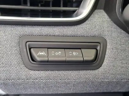 Photo 32 Renault Clio  E-Tech full hybrid 145