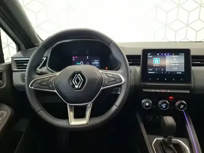 Photo 13 Renault Clio  E-Tech full hybrid 145