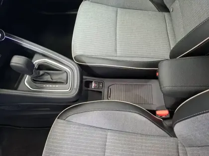 Photo 21 Renault Clio  E-Tech full hybrid 145