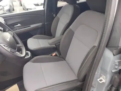 Photo 9 Dacia Jogger  Hybrid 140 7 places GSR2