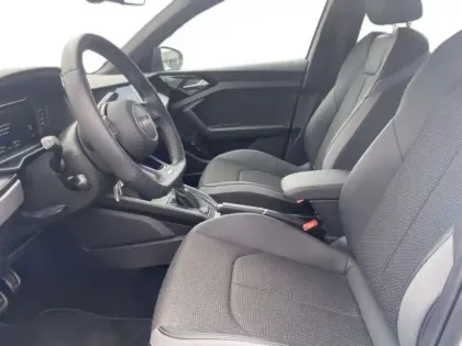 Photo 8 Audi A1 30 TFSI 110 ch S tronic 7 S line