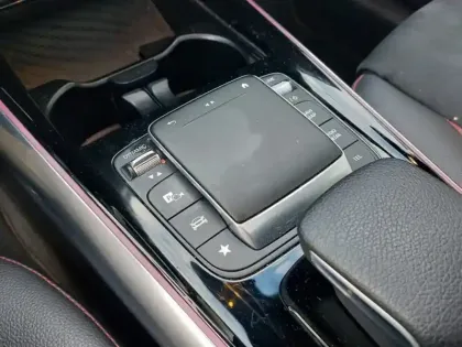 Photo 9 Mercedes Classe B 200 AMG Line Edition