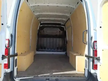 Photo 8 Renault Master  Fg F3300 L2H2 2.3 Blue dCi 135ch Confort Euro6E
