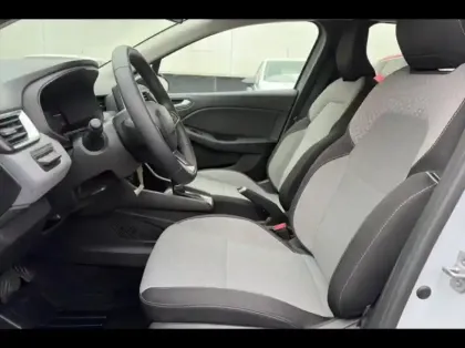 Photo 12 Renault Clio  1.6 E-Tech 145ch full hybrid Evolution - 24