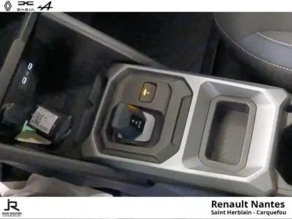 Photo 10 Dacia Duster  1.6 hybrid 140ch Journey