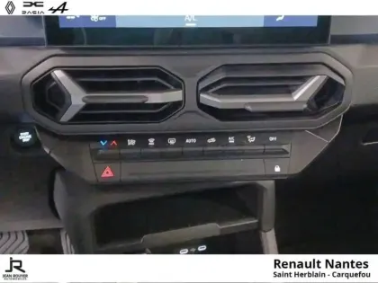 Photo 11 Dacia Duster  1.6 hybrid 140ch Journey