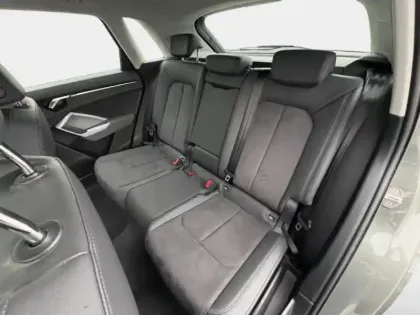 Photo 11 Audi Q3  35 TDI 150ch Design