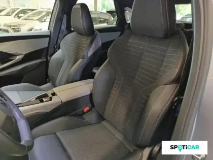 Photo 8 Peugeot 3008  1.2 Hybrid 145ch Allure e-DCS6