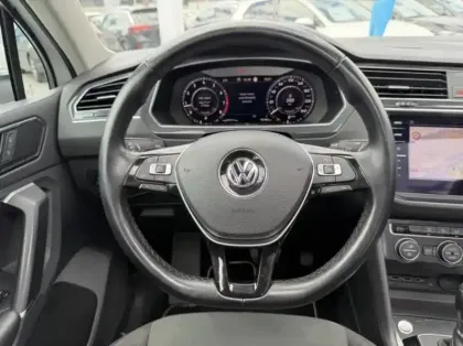 Photo 11 Volkswagen Tiguan  1.4 TSI 150ch ACT Carat DSG6