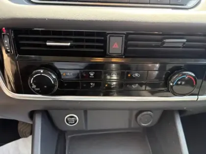 Photo 14 Nissan Qashqai  1.3 Mild Hybrid 140ch Visia