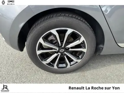Photo 7 Renault Clio  1.6 E-Tech 145ch full hybrid Techno - 24