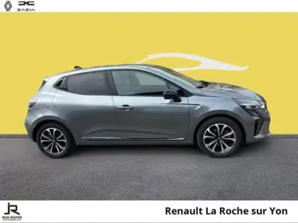Photo 12 Renault Clio  1.6 E-Tech 145ch full hybrid Techno - 24