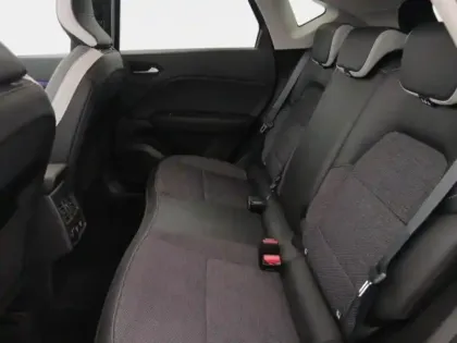 Photo 10 Renault Captur  1.6 E-Tech hybride 145ch Intens -21