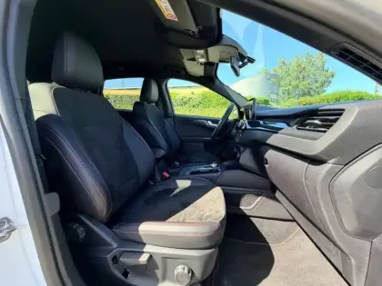 Photo 10 Ford Kuga  2.5 Duratec 190ch FHEV E85 ST-Line X BVA