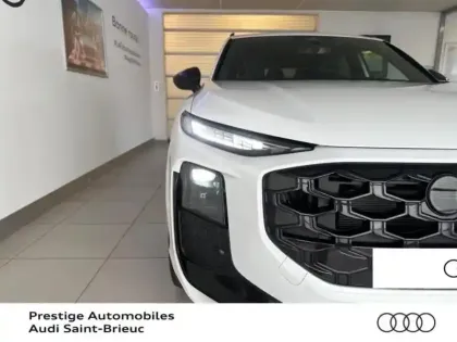 Photo 11 Audi Q3  1.5 e-hybrid 272ch S line S tronic 6