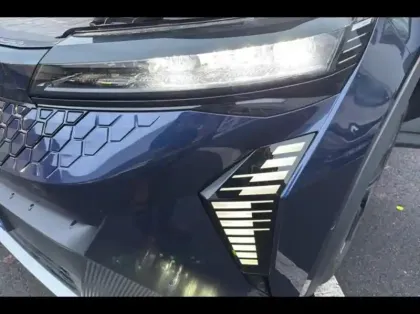 Photo 7 Renault Scenic  E-Tech Electric 220ch Techno grande autonomie -25