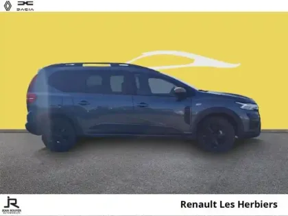 Photo 12 Dacia Jogger  1.6 hybrid 140ch Extreme 7 places -24