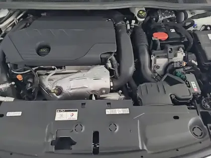 Photo 14 Peugeot 308  PHEV 180 e-EAT8
