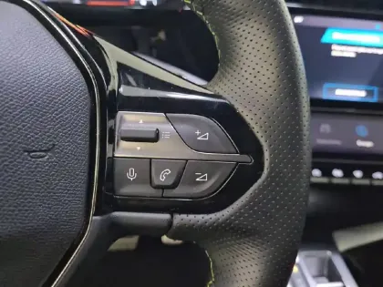 Photo 23 Peugeot 308  PHEV 180 e-EAT8