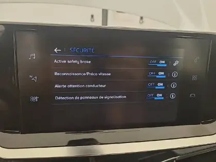 Photo 19 Peugeot 208  PureTech 100 S&S BVM6